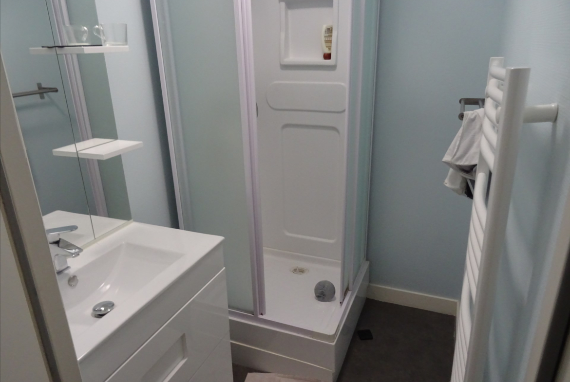 Chambre meublée en colocation (Proche ESA)