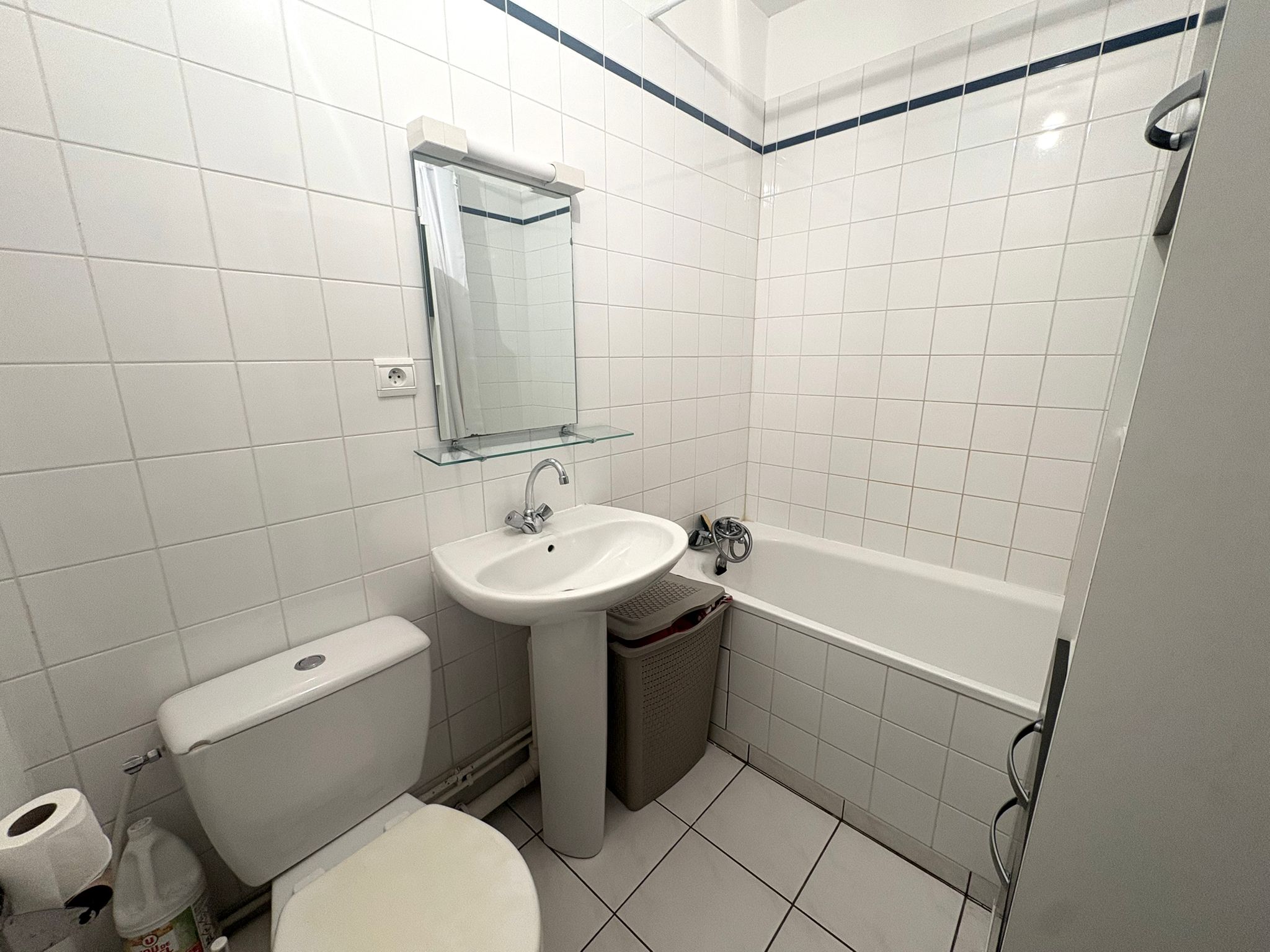 A VENDRE – Studio avec parking privatif – Quartier La Madeleine