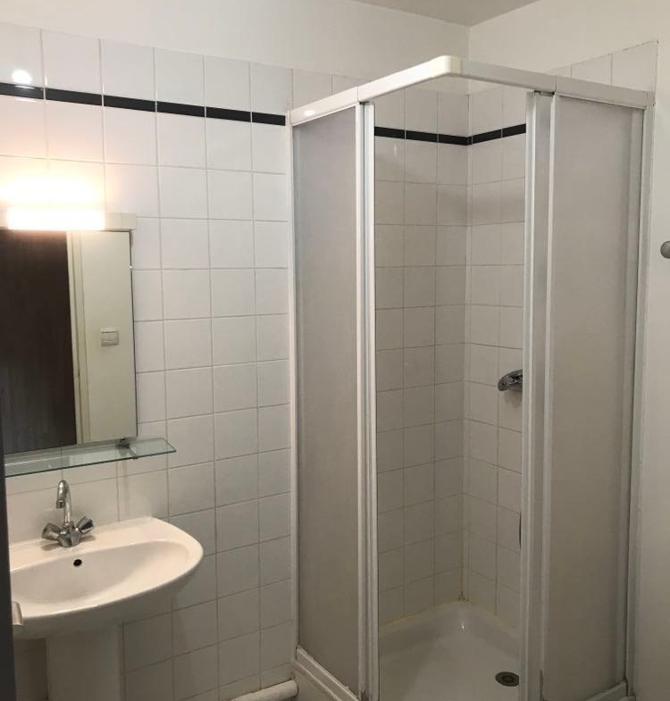 A LOUER – Grand studio 35m² – Madeleine/Angers
